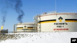 Резервуары Роснефти в Нефтеюганске. Архивное фото.