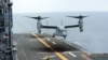 Военный самолет (конвертоплан) MV-22 Osprey, аналогичный потерпевшему катастрофу сегодня. Архивное фото. 